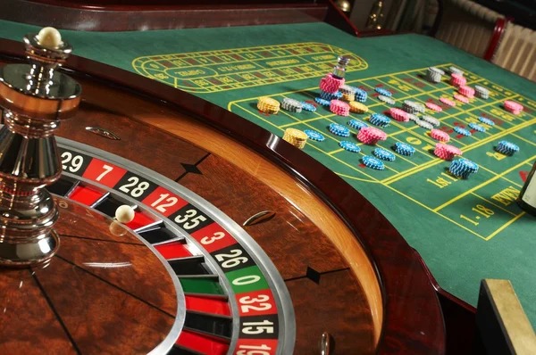 333zk Sweet Bonanza slot grid showing candy symbols and cascade animation